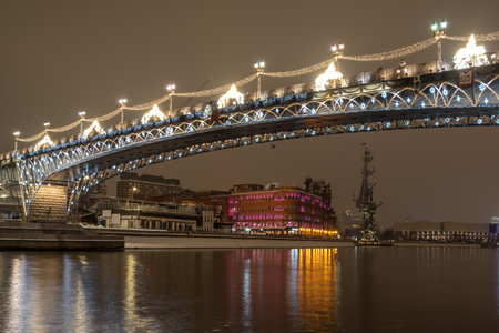 Night view of the Patriarshy Bridge in Moscow. Patriarshy Bridge is a pedestrian bridge across the Moskva Riverの写真素材