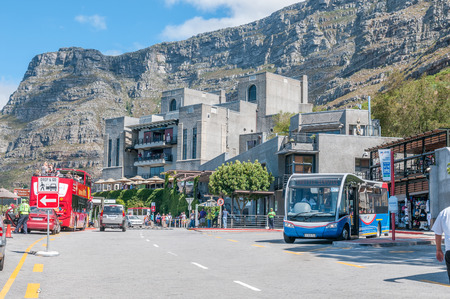 CAPE TOWN SOUTH AFRICA  DECEMBER 18 2014:  Unidentified people at the lower cable station waiting to ascend Table Mountainのeditorial素材