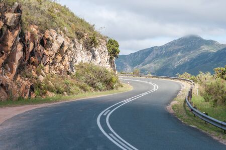 Robinson Pass over the Outeniqua Mountains between Mosselbay and Oudtshoorn in the Western Cape Province of South Africaの写真素材