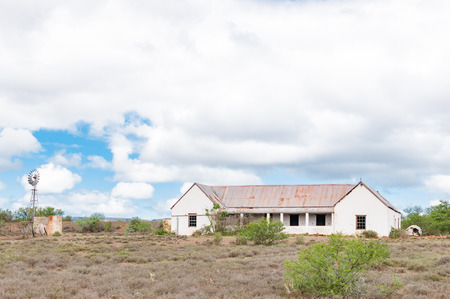 EASTERN CAPE PROVINCE, SOUTH AFRICA - FEBRUARY 21, 2016:  Ruin of an old farm house next to the R400 road in the Eastern Cape Provinceのeditorial素材