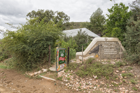 KRUISRIVIER, SOUTH AFRICA - MARCH 24, 2017: Entrance to a studio and art gallery at Kruisrivier on the road between the Cango Caves and Calitzdorpのeditorial素材