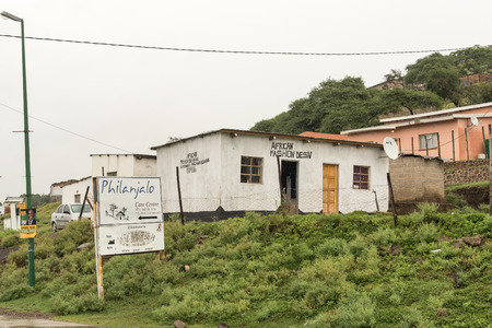 TUGELA FERRY, SOUTH AFRICA - MARCH 22, 2018: Buildings against the slope of a hill at Tugela Ferry in the Kwazulu-Natal Provinceのeditorial素材