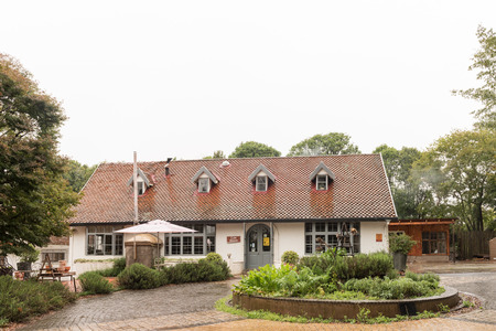 NOTTINGHAM ROAD, SOUTH AFRICA - MARCH 22, 2018: Cafe Bloom, a restaurant in Nottingham Road, in the Kwazulu-Natal Midlands Meanderのeditorial素材
