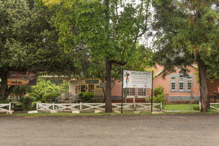 HOWICK, SOUTH AFRICA - MARCH 23, 2018: An art gallery, coffee shop and tea garden at the Howick Falls in the Kwazulu-Natal Midlands Meanderのeditorial素材
