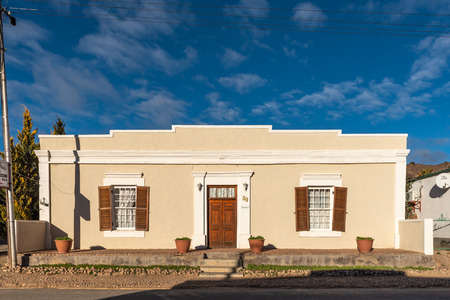 VICTORIA WEST, SOUTH AFRICA, AUGUST 7, 2018: An historic house, used as guest house, in Victoria West in the Northern Cape Provinceのeditorial素材