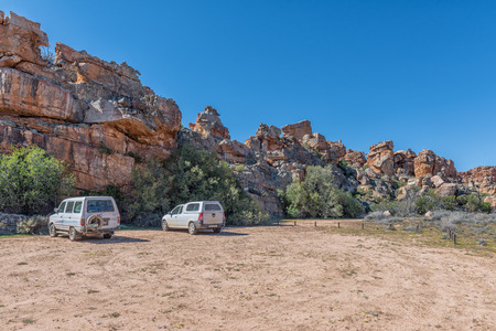 TRUITJIESKRAAL, SOUTH AFRICA, AUGUST 24, 2018: Parking area 1 at Truitjieskraal in the Cederberg Mountains of the Western Cape Province. Vehicles are visibleのeditorial素材