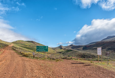 CEDERBERG, SOUTH AFRICA, AUGUST 27, 2018: A junction on the road between Matjiesrivier and Wupperthal in the Cederberg Mountains of the Western Cape Provinceのeditorial素材