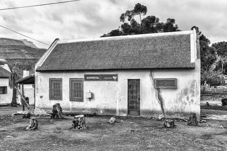 WUPPERTHAL, SOUTH AFRICA, AUGUST 27, 2018: A postal agency in an historic building in Wupperthal in the Cederberg Mountains of the Western Cape Province. Monochromeのeditorial素材