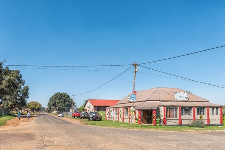 CAROLINA, SOUTH AFRICA - MAY 2, 2019: A street scene, with businesses, vehicles and people, in Carolina, in the Mpumalanga Provinceのeditorial素材