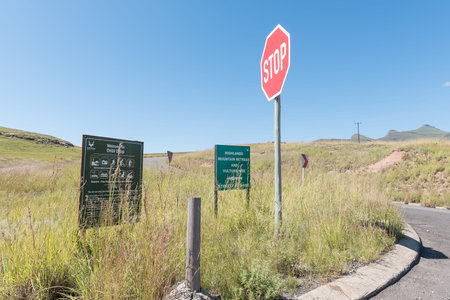 GOLDEN GATE HIGHLANDS NATIONAL PARK, SOUTH AFRICA - MARCH 5, 2020: Signs at the start of the Oribi Loop in Golden Gateのeditorial素材