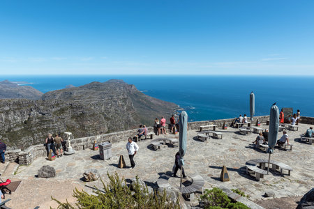 Cape Town, South Africa - Sep 14, 2022: Tourists are visible at a viewpoint on Table Mountain in Cape Townのeditorial素材