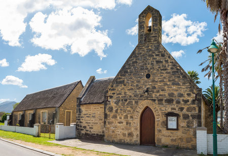 Stanford, South Africa - Sep 20, 2022: A street scene, with the St Thomas Anglican Church, in Stanford in the Western Cape Provinceのeditorial素材