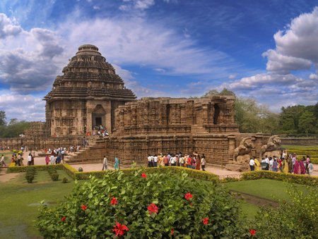 Konark, Orissa, India - 7 march 2012 - the general form of the ancient temple of the sun, people look at the templeのeditorial素材