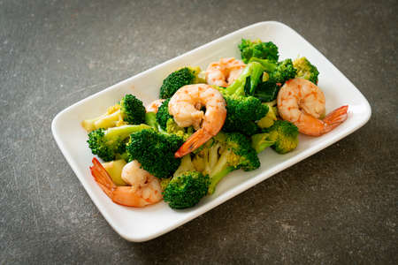 stir-fried broccoli with shrimpsの写真素材