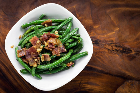 sauteed garlic butter green beans with bacon snack