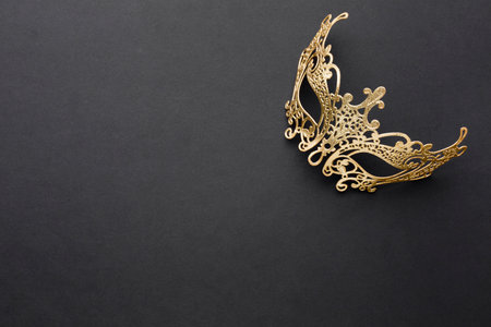 golden carnival mask with copy spaceの写真素材