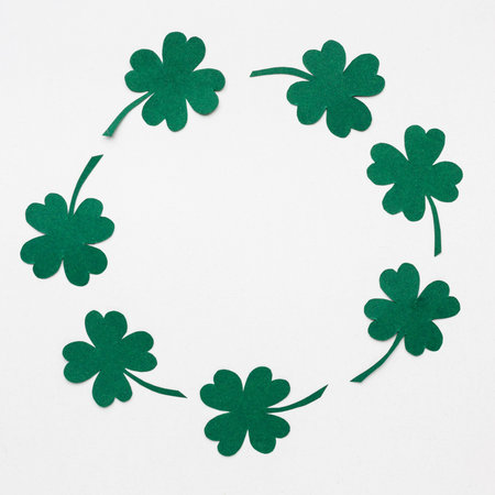 top view circular clover frame