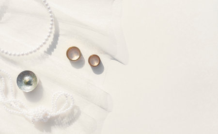 white wedding arrangement with copy spaceの写真素材