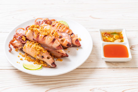 fried squid with garlic