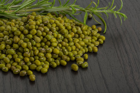 Raw green beans on the deskの素材