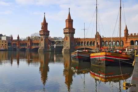 oberbaum bridge over spree river in berlin, germanyのeditorial素材