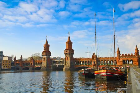 oberbaum bridge in berlin, germanyのeditorial素材
