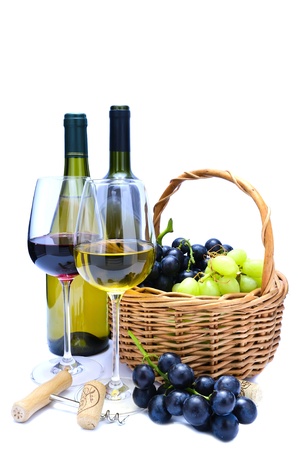 red and white wine with grapes in basketの写真素材