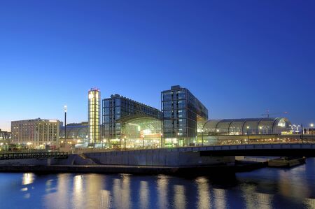 main railway station (hauptbahnhof) in berlin at sunsetのeditorial素材