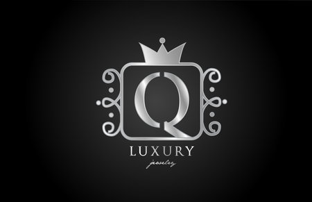 Q monogram silver metal alphabet letter logo. Creative icon design with king crown for luxury business and companyのイラスト素材