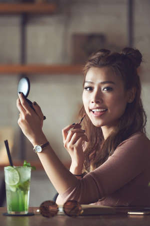 Applying glossの写真素材