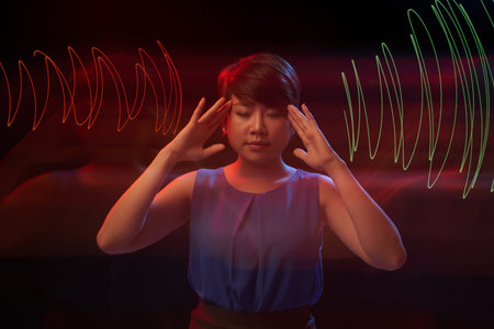 Vietnamese woman cannot perceive more digital information