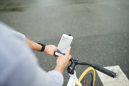 Cyclist tracking his way vie smartphone application