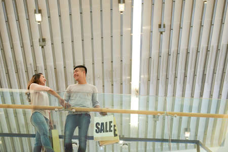 Shopping coupleの写真素材