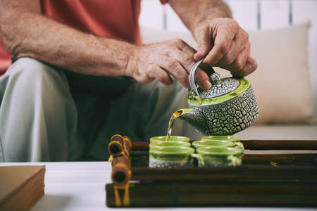 Serving teaの写真素材