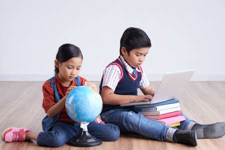 Studying kidsの写真素材