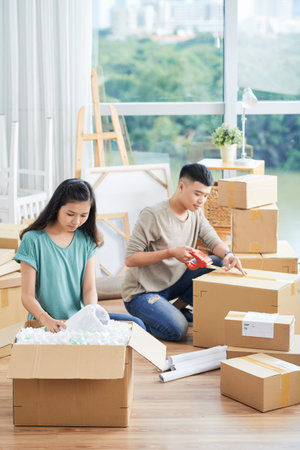 Packing couple