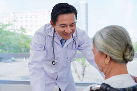 Doctor talking to patientの写真素材