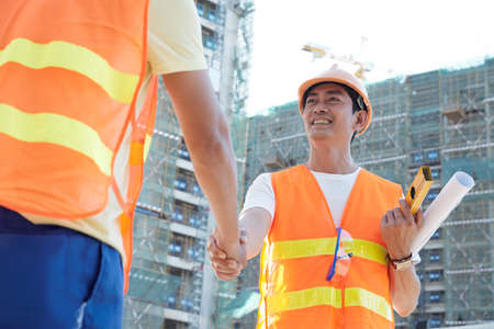 Engineer meeting with contractorの写真素材