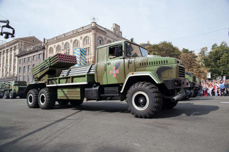 Kiev, Ukraine - 24 aug 2014. Military parade for the Ukrainian Independence Dayのeditorial素材
