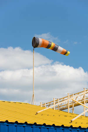 Ground wind indicator mounted