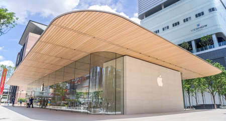 Taipei, Taiwan - June 27, 2019: Taiwan's second Apple Store ? Apple Xinyi A13 ? in new Far Eastern Department Store, Xinyi district of Taipei.のeditorial素材