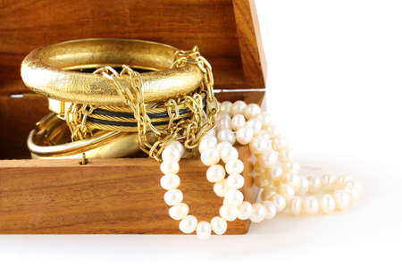 Treasure chest  gold jewelry, bracelets and pearlの写真素材