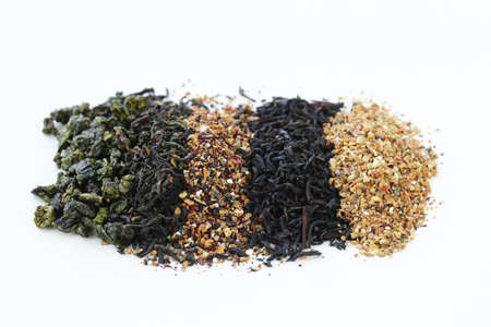 different varieties of dry tea (black, white, green)