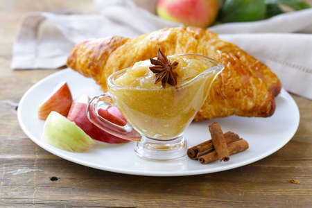 homemade apple jam confiture with cinnamon and brown sugarの写真素材