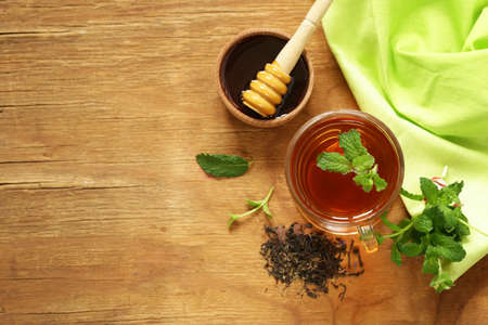 Mint flavored tea in a glass cupの写真素材