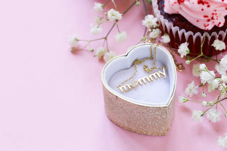 Happy Mothers Day! Dessert cupcakes and gift on holiday for momの写真素材