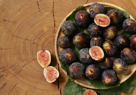 organic purple figs, healthy nutritionの写真素材