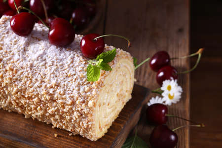 homemade sweet roll with fresh berriesの写真素材