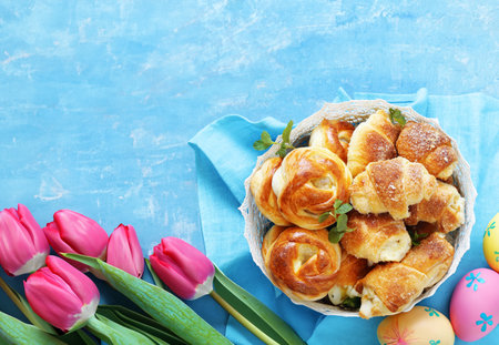 Easter buns for holiday treats and dessertsの写真素材