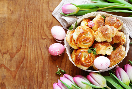 Easter buns for holiday treats and dessertsの写真素材